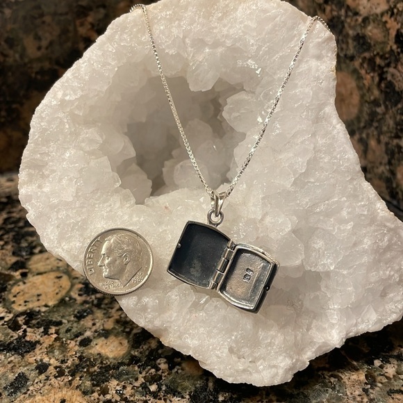 Sterling Silver Locket Bible Pendant. Holy Bible Front Cross Back. 118.00 NWT - Picture 3 of 8